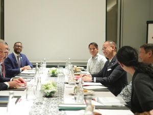 Bertemu Eks PM Inggris, Eddy Soeparno Bahas Potensi Energi Terbarukan RI