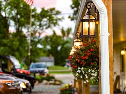 Kenapa Lampu Taman Biasanya Warna Kuning? Ini Jawabannya