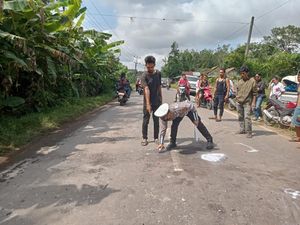Kijang Tabrak Motor di Muara Enim, 1 Orang Tewas Kijang Tabrak Motor di Muara Enim, 1 Orang Tewas
