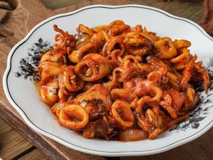 Resep Sambal Sotong ala Malaysia, Kenyal dan Pedas Untuk Makan Siang Resep Sambal Sotong ala Malaysia, Kenyal dan Pedas Untuk Makan Siang
