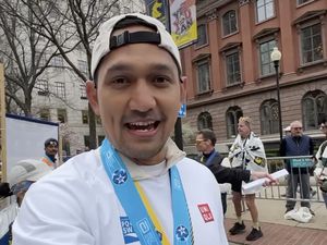 Asisten Raffi Ahmad dan Deretan Selebritas Finish di Boston Marathon Asisten Raffi Ahmad dan Deretan Selebritas Finish di Boston Marathon