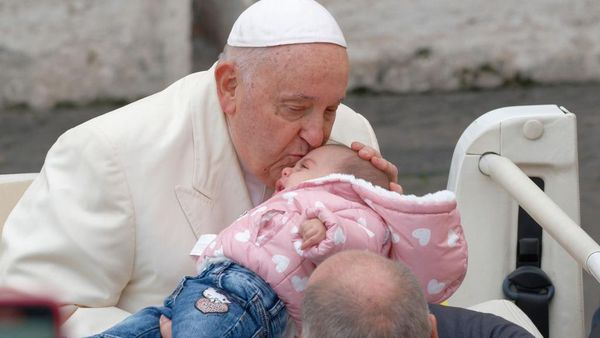 Sentuhan Kasih Paus Fransiskus untuk Anak-anak Dunia