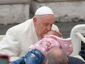 Sentuhan Kasih Paus Fransiskus untuk Anak-anak Dunia
