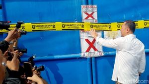 Pemkot Surabaya Segel Gudang CV Sentoso Seal