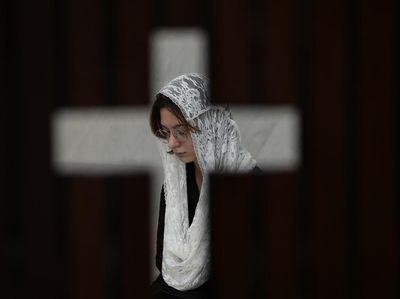 Umat Katolik di Dunia Meratapi Kepergian Paus Fransiskus