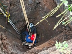 Hilang Saat Cari Daun, Warga Bogor Ditemukan Tercebur ke Sumur Tua
