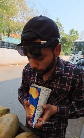 netizen bikin kreasi air kelapa campur keripik kentang yang nyeleneh