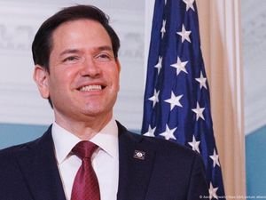 AS Cukur Deplu, Seratusan Kantor Dilibas Termasuk Urusan Perempuan