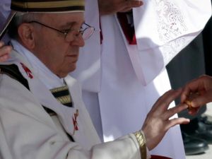 Video: Potret Cincin Kepausan yang Harus Dihancurkan Setelah Paus Fransiskus Wafat Video: Potret Cincin Kepausan yang Harus Dihancurkan Setelah Paus Fransiskus Wafat