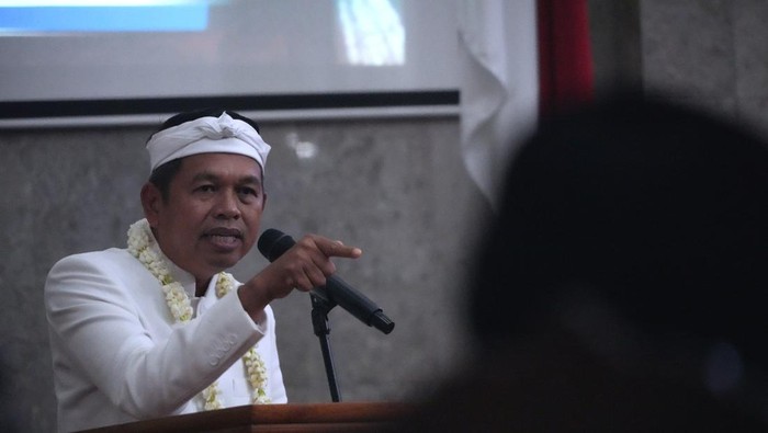 Gubernur Jabar Dedi Mulyadi. Gubernur Jabar Dedi Mulyadi.