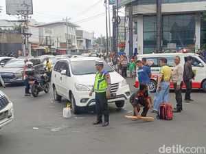 Innova Tabrak Pasutri di Jalan Pemuda Semarang, Istri Masuk Kolong Mobil Innova Tabrak Pasutri di Jalan Pemuda Semarang, Istri Masuk Kolong Mobil