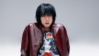 7 Potret Jin BTS Bergaya Punk Rock, Tampil dengan Tato dan Rambut Mullet