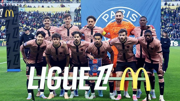 Paris Saint-Germain, PSG NANTES, FRANCE - APRIL 22: Players of Paris Saint-Germain pose before the Ligue 1 match between FC Nantes and Paris Saint-Germain at Stade de la Beaujoire on April 22, 2025 in Nantes, France. (Photo by Xavier Laine/Getty Images)