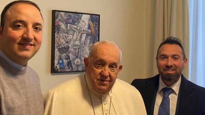 Ada kebetulan yang aneh dari klub Avellino, yang baru promosi ke Serie B. Avellino selalu naik kasta bertepatan dengan kosongnya takhta Vatikan (Sede Vacante).