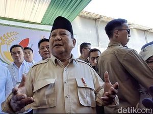 Prabowo Minta Warga Tanam Cabai 5 Pot di Rumah Biar Harganya Nggak Mahal Prabowo Minta Warga Tanam Cabai 5 Pot di Rumah Biar Harganya Nggak Mahal