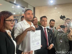 Alasan Kuat Rayen Pono Polisikan Ahmad Dhani Alasan Kuat Rayen Pono Polisikan Ahmad Dhani