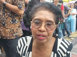 Cerita Warga Rela Antre di Kedubes Vatikan demi Doakan Paus Fransiskus