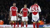 Beberapa PR Arsenal di musim ini adalah tiada kedalaman di lini belakang dan tiada kedalaman di lini serang. Khususnya, para penyerang tengahnya cedera semua (Reuters)
