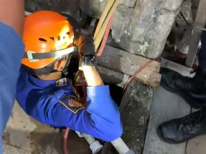 Pria di Bogor Terjebak di Sumur Selama 1 Jam, Damkar Evakuasi