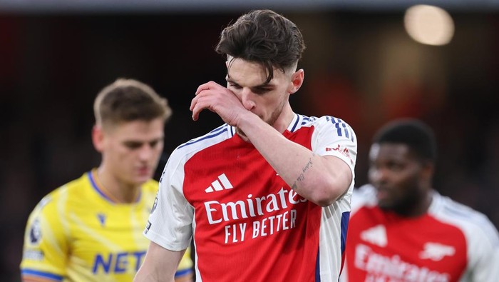 Declan Rice LONDON, ENGLAND - APRIL 23: Declan Rice of Arsenal reacts during the Premier League match between Arsenal FC and Crystal Palace FC at Emirates Stadium on April 23, 2025 in London, England. (Photo by Catherine Ivill - AMA/Getty Images)