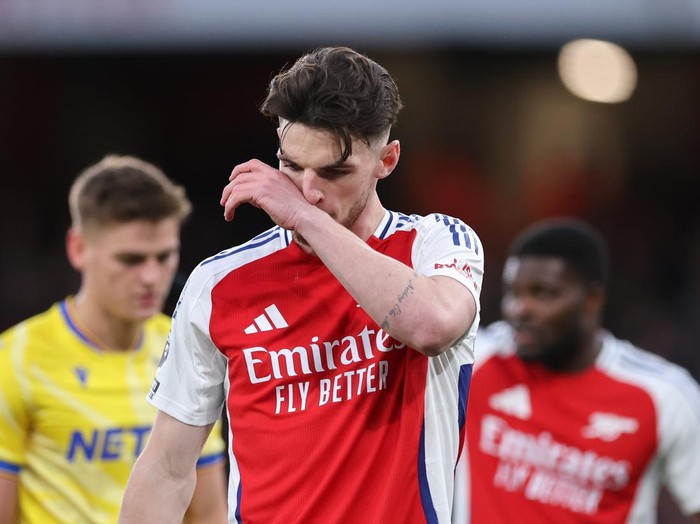 LONDON, ENGLAND - APRIL 23: Declan Rice of Arsenal reacts during the Premier League match between Arsenal FC and Crystal Palace FC at Emirates Stadium on April 23, 2025 in London, England. (Photo by Catherine Ivill - AMA/Getty Images)