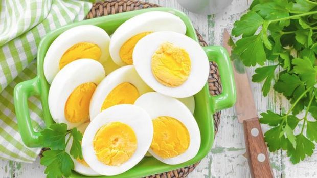 Diet telur rebus/Foto: Getty Images/iStockphoto/junpinzon