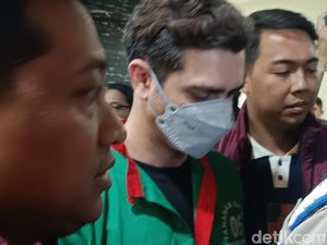 Video: Alasan Fachri Albar Kembali Gunakan Narkoba Video: Alasan Fachri Albar Kembali Gunakan Narkoba