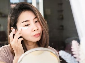 6 Cara Mengatasi Mata Panda Tanpa Makeup, Bye Bye Tampilan Wajah Lelah
