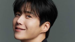 Para Perempuan dalam Perjalanan Karier Kim Seon Ho