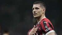 Luka Jovic besar kemungkinan hengkan akhir musim ini karena tak memberikan dampak besar untuk Milan. (Foto: AP/Luca Bruno)