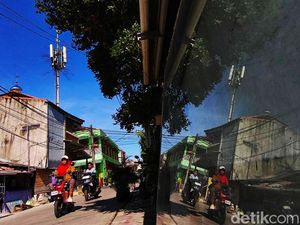 Menikmati Langit Biru Jakarta dengan Street Photography Menikmati Langit Biru Jakarta dengan Street Photography