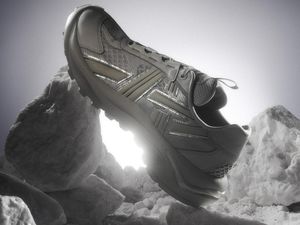 Onitsuka Tiger Rilis Sneakers ULTI RS, Perpaduan High Fashion dan Olahraga Onitsuka Tiger Rilis Sneakers ULTI RS, Perpaduan High Fashion dan Olahraga