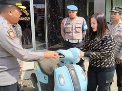 Tumpah Air Mata Robiatul Bertemu Lagi Kuda Besi yang Hilang Dicuri