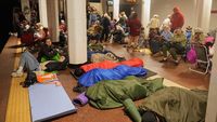 Warga Kyiv Berlindung di Metro Saat Serangan Rudal Rusia
