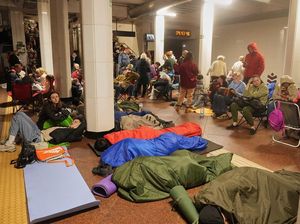 Warga Kyiv Berlindung di Metro Saat Serangan Rudal Rusia