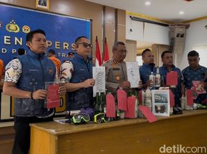 Polisi Tangkap 5 Pelaku Bom Ikan di Sultra, 21 Bahan Peledak-4 Kapal Disita Polisi Tangkap 5 Pelaku Bom Ikan di Sultra, 21 Bahan Peledak-4 Kapal Disita