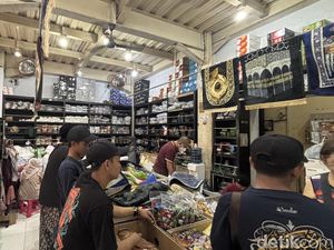 7 Tempat Membeli Oleh-oleh Haji di Surabaya 7 Tempat Membeli Oleh-oleh Haji di Surabaya