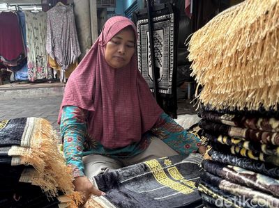 Potret Geliat Pasar Bong Surabaya Jelang Musim Haji 2025