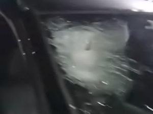 Mobil Dilempari OTK Pakai Batu di Gowa, Polisi Selidiki Mobil Dilempari OTK Pakai Batu di Gowa, Polisi Selidiki