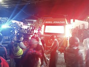 Wanita Tewas di Gorong-gorong Jalan Waturenggong Denpasar Akibat Terjatuh Wanita Tewas di Gorong-gorong Jalan Waturenggong Denpasar Akibat Terjatuh