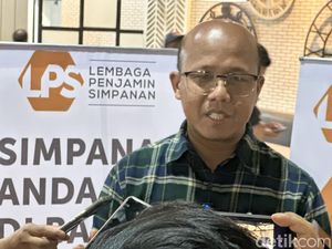 LPS Bayarkan Rp 10,4 M Uang Nasabah 3 BPR yang Tutup di Sumbar LPS Bayarkan Rp 10,4 M Uang Nasabah 3 BPR yang Tutup di Sumbar