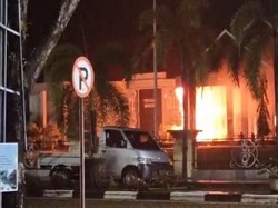 Saksi Sempat Dengar Ledakan saat Kebakaran Kantor Bupati Morowali