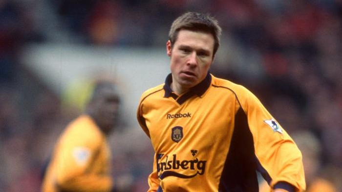 MANCHESTER, ENGLAND - DECEMBER 17:  Nick Barmby of Liverpool in action during FA Carling Premiership match between Manchester United and Liverpool. (Photo by Mark Leech/Offside via Getty Images)
