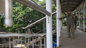 Penampakan Ngeri Kondisi JPO di Cakung Bak Uji Nyali