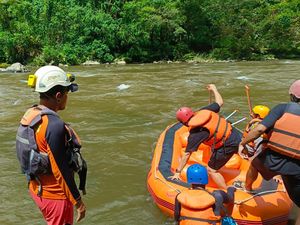 Basarnas Kesulitan Cari 3 Penumpang Minibus Hilang di Sungai Lae Kombih