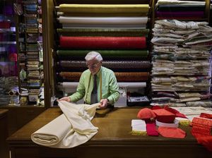 Video: Cerita Raniero, Siapkan 3 Jubah Ukuran Berbeda untuk Paus Terpilih