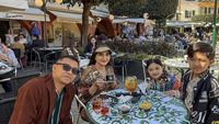 Potret Seru Ashanty Makan Bareng Keluarga hingga Geng Cendol