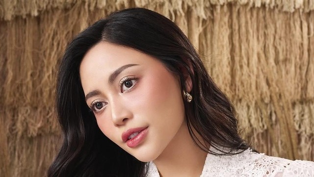 Highlight Dunia Hiburan InsertLive : Pesan Menyentuh Rachel Vennya untuk Erika Carlina yang Melahirkan Anak Pertama