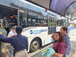 Warga Senang Ada TransJ Blok M-Alam Sutera: Alternatif Transportasi Warga Senang Ada TransJ Blok M-Alam Sutera: Alternatif Transportasi