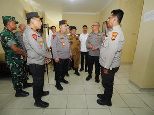 Pastikan Pelayanan Optimal, Kapolri Kunjungi Polsek Rumbai Pesisir